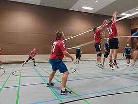 Christoph Brinster (1) & Felix Leibold (12) beim Block
